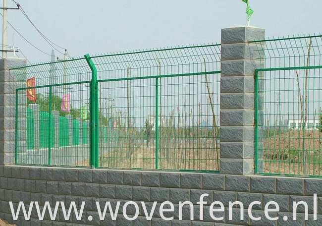 frame wire mesh fence